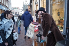 Simon Lévelt tijdens de Kerstmarkt in Haarlem