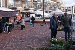 Fluitende bouwvaksters op de Tilburgse markt
