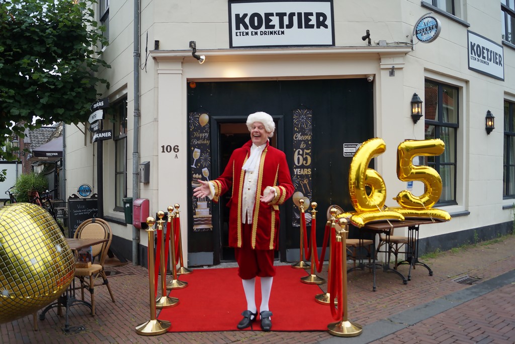 Lakei rode loper 65ste verjaardag Loenen aan de Vecht